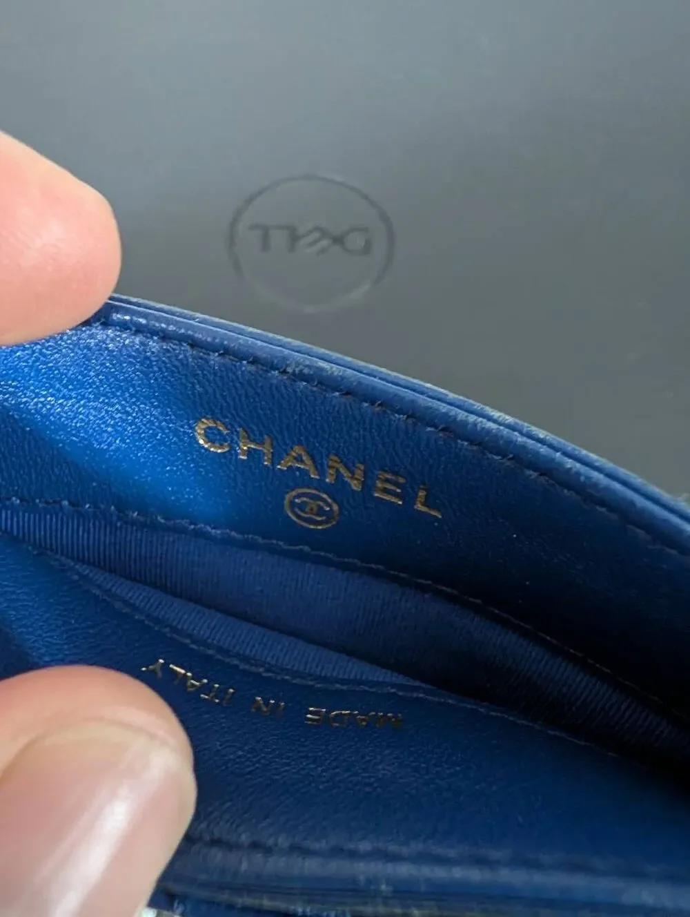 Chanel 19 card holder Quilted leather